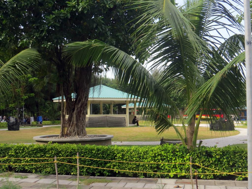 Coral Queen Inn Hulhumale Exteriör bild