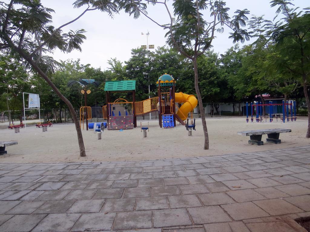 Coral Queen Inn Hulhumale Exteriör bild